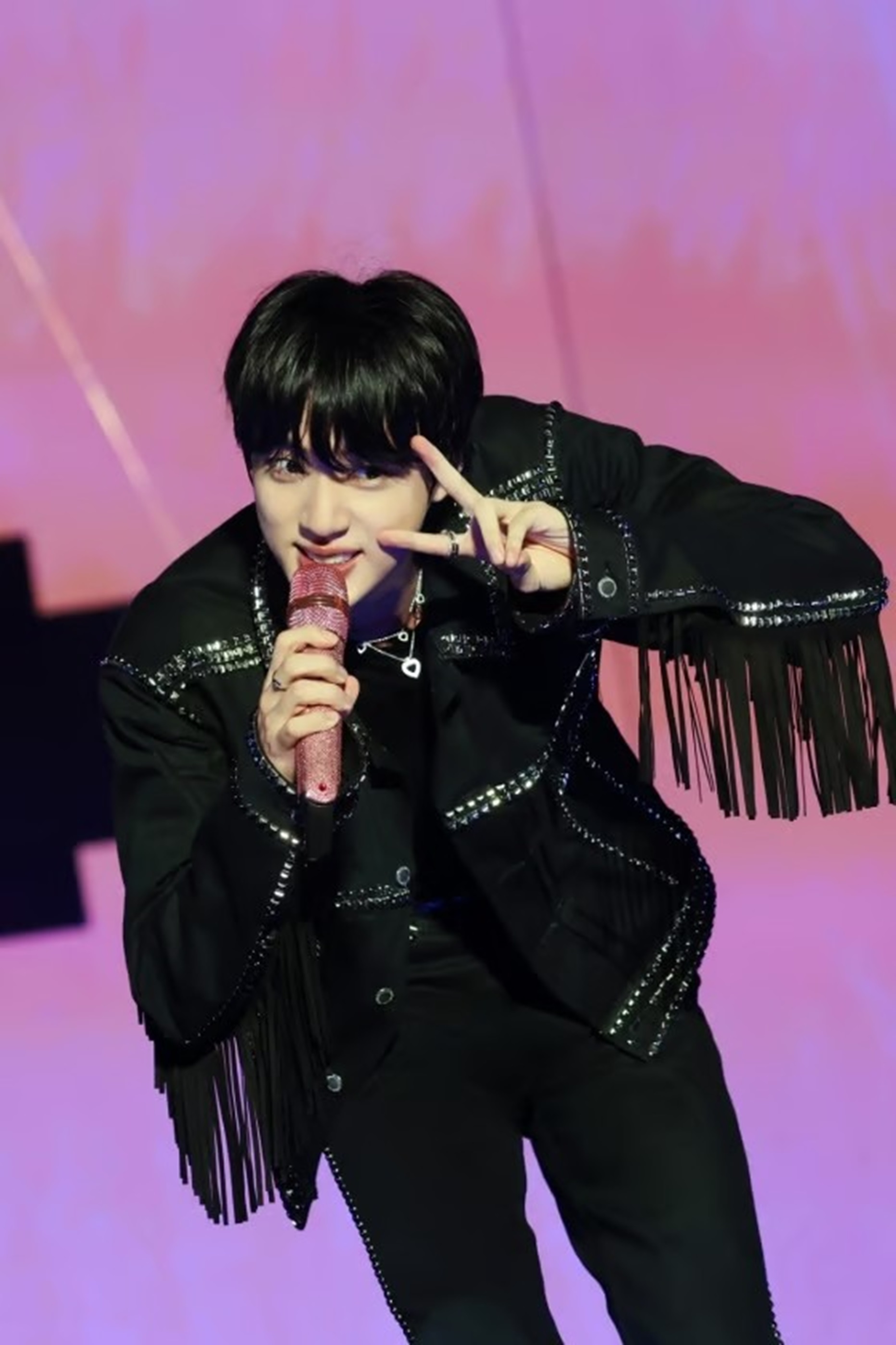 BTSジン、ソロファンコンサートツアー始動 「アーミーのそばを守り